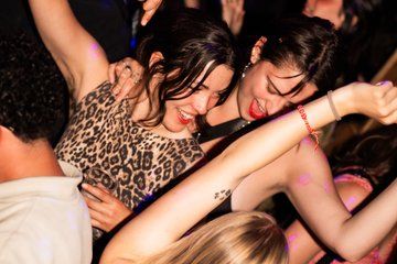 Faro Pub Crawl Night of Drinks Games VIP Club Entry