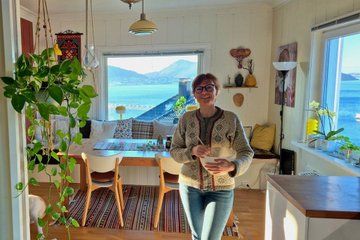 Norwegian Waffle Workshop and Scenic Fjellveien Walk