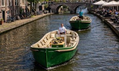 Utrecht Open Boat Canal Cruise with Drink Option