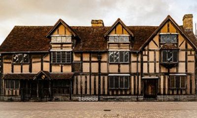 Shakespeare's Stratford-Upon-Avon & Hidden Gems Self Guided Tour