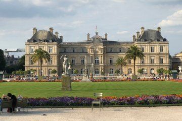 Paris City Walking Tour with Stop at Notre-Dame Cathedral