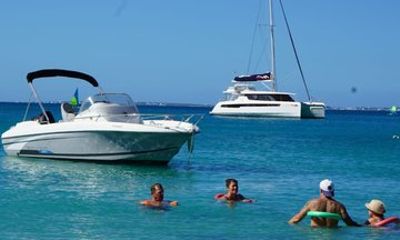 Sint Maarten: Turtles, Beaches, Snorkeling & Floating Restaurant