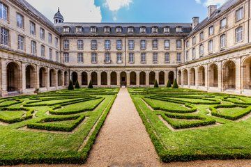 Private Shore Tour Historic Caen Walking with Transfer from Port