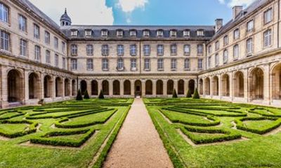 Private Shore Tour: Historic Caen Walking with Transfer from Port