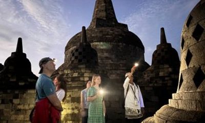 From Semarang Port: Borobudur Full Climb Up Guided Excursion