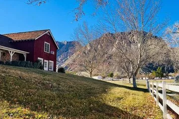 Spring Mountain Ranch Hike Tour from Las Vegas