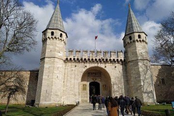 Topkapi Palace Skip the Line Ticket with Hosted Entry