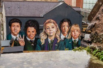 Giants Causeway and Walled City of Derry Small Group Tour