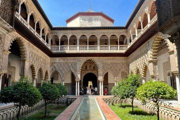 Private Family Alcazar Tour in Seville for Kids