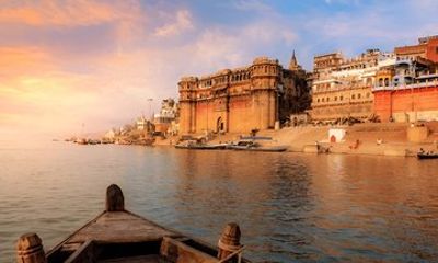 Varanasi Full Day City Tour with Sunrise Boat Ride and Aarti