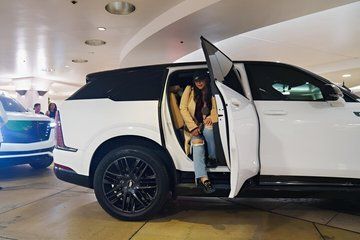 VIP Private SUV Experience: Explore Los Angeles in Style