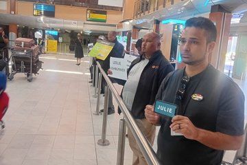Private Airport Transfer-Guided tours CAPE TOWN