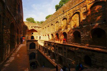 Delhi Connaught Place Tour with Multilingual Guided and Lunch