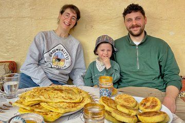 Make Msemen and Harcha Amlou and Tea with a Local Family in Rabat