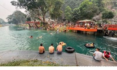 Vang Vieng Shared Tour with Kayak and Zipline