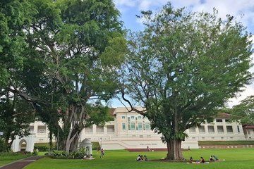 Private Walking Tour Fort Canning Park and Clark Quay 4 hours