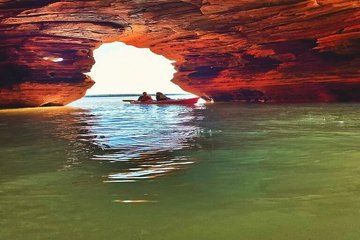 Afternoon Sea Caves Kayak Adventure in Apostle Islands