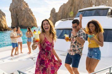 Oceanus Social Snorkel Cruise in Cabo San Lucas