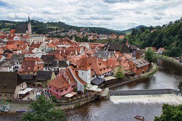 Passau to Prague Private Transfer with 2 hours of Sightseeing
