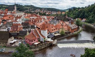 Passau to Prague Private Transfer with 2 hours of Sightseeing