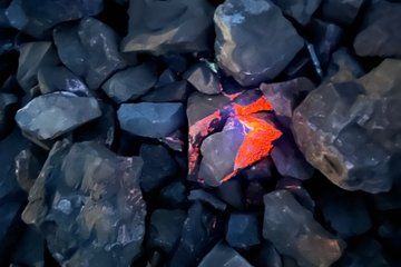 Nighttime Fluorescent Rockhounding