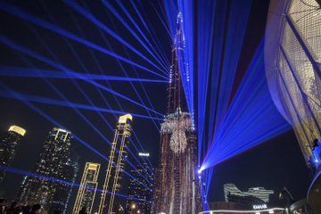 Dubai Night City Tour with Fountain Show and Iconic Landmarks