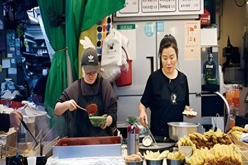 Eat Like a Local: Mangwon & Hongdae