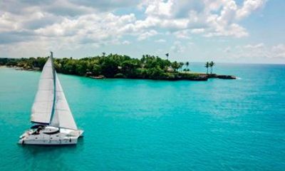 Private Catamaran Full Day Isla Catalina and Snorkeling