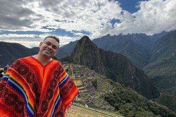 Machu Picchu Circuit 2 Entry Ticket and Private Official Guide