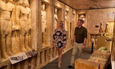 Tomb of the Pharaohs Night Tour and 2 Course Dinner in Cairns