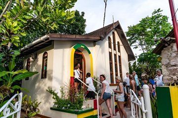 Bob Marley Nine Mile Guided Tour from Montego Bay