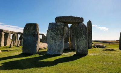Stonehenge Highlights Private Shore Tour from Southampton Port