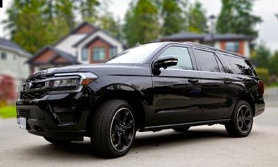 Private Luxury Limousine Transfers from Whistler to YVR