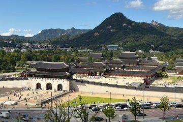 Private Walking Tour in Seoul Gyeongbokgung and Bukchon
