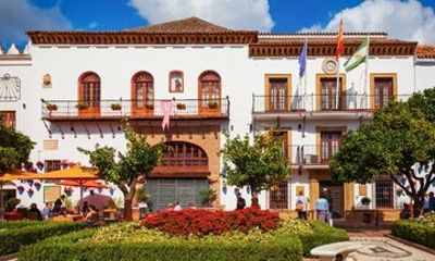 Marbella and Mijas Pueblo Private Tour from Malaga Port