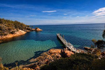 Wineglass Bay and Freycinet National Park Day Tour in Hobart