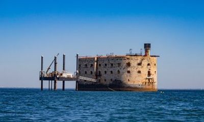 Fort Boyard 5-Hour Sailing – Private Shore Tour