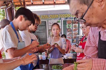 Experience cooking class in Hoi An with Transfers pick up