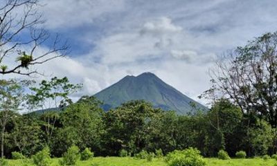 Private Transfer from La Fortuna Hotels to Jacó Beach Los Sueños