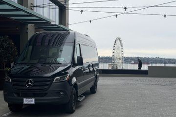 Luxury Airport Transfers and More in Seattle