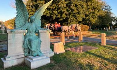 Horse Drawn Wagonette Tour of Newports Historic Island Cemetery