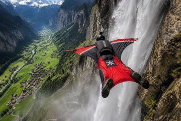Lauterbrunnen 72 Waterfalls Base Jump Tour and Scenic Drive