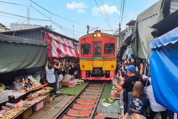 Damnoen Saduak Railway Market and Kanchanaburi WW2 Private Tour