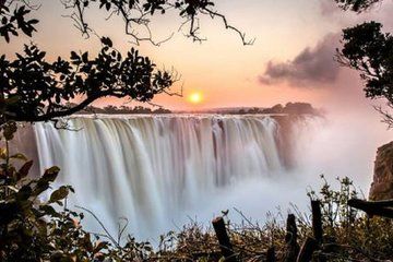 Lunar Rainbow Experience at Victoria Falls Guided Night Tour