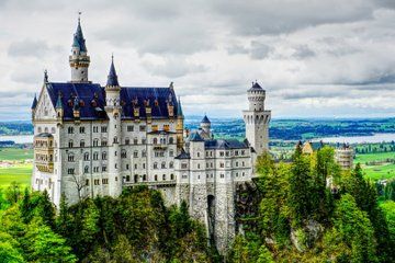 Day Trip from Munich to Neuschwanstein Castle and Oberammergau