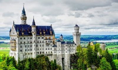 Day Trip from Munich to Neuschwanstein Castle and Oberammergau