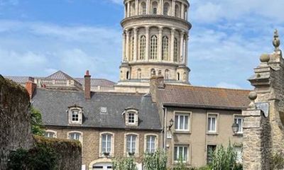 Discover all Boulogne sur Mer and the small resort of Wimereux