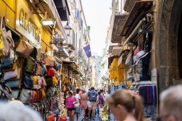 Private Day Trip to Royal Palace and Naples with Hotel Pick Up