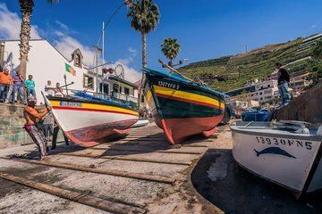 Private Walking Tour in Camara de Lobos with Local Wine Tasting