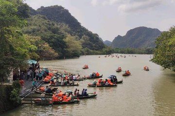 Exploring Ninh Binh Hoa Lu Bai Dinh Trang An Mua Cave Day Tour